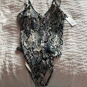 Shade & Shore, size 4-6 one piece